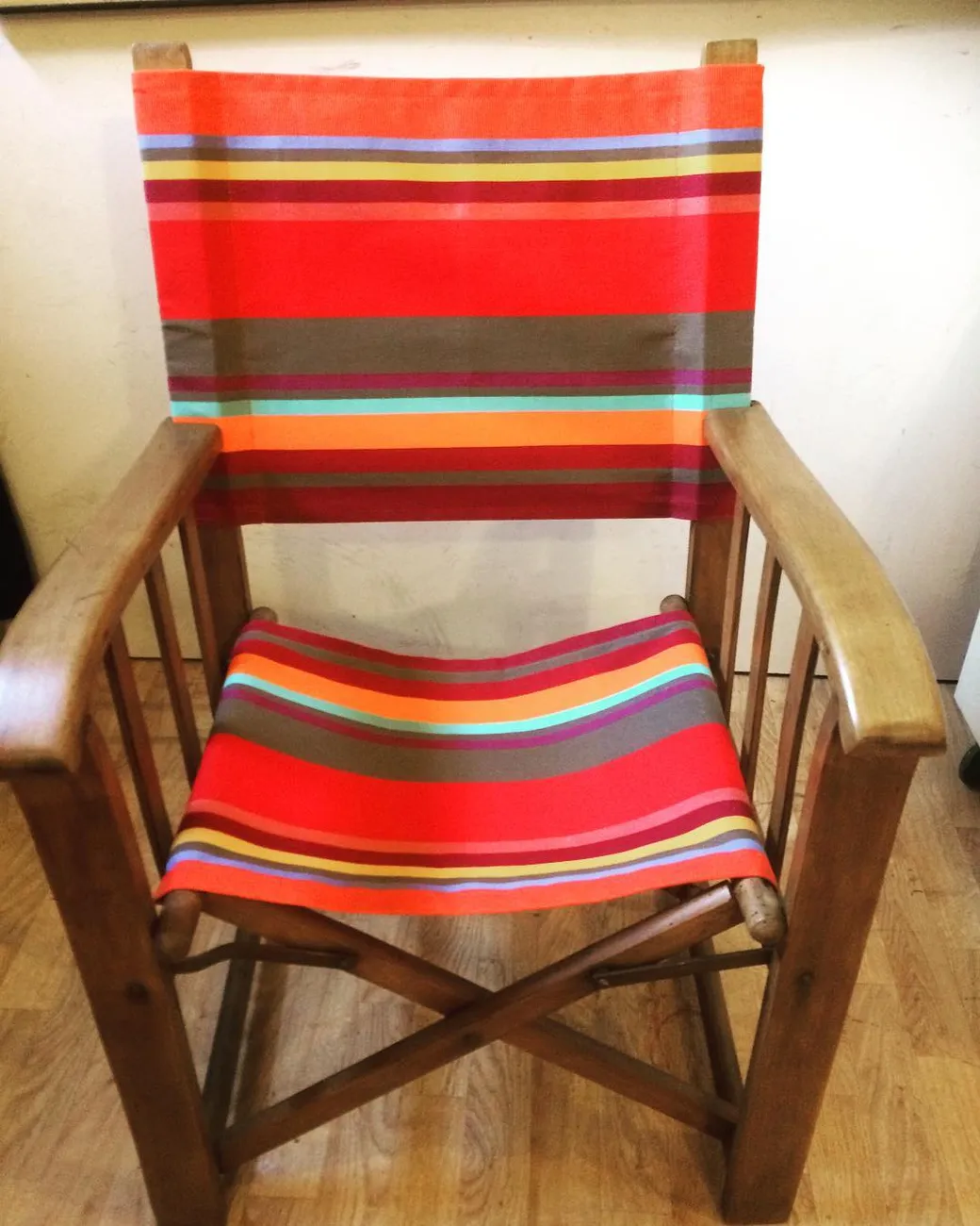 Fauteuil de régie rayé