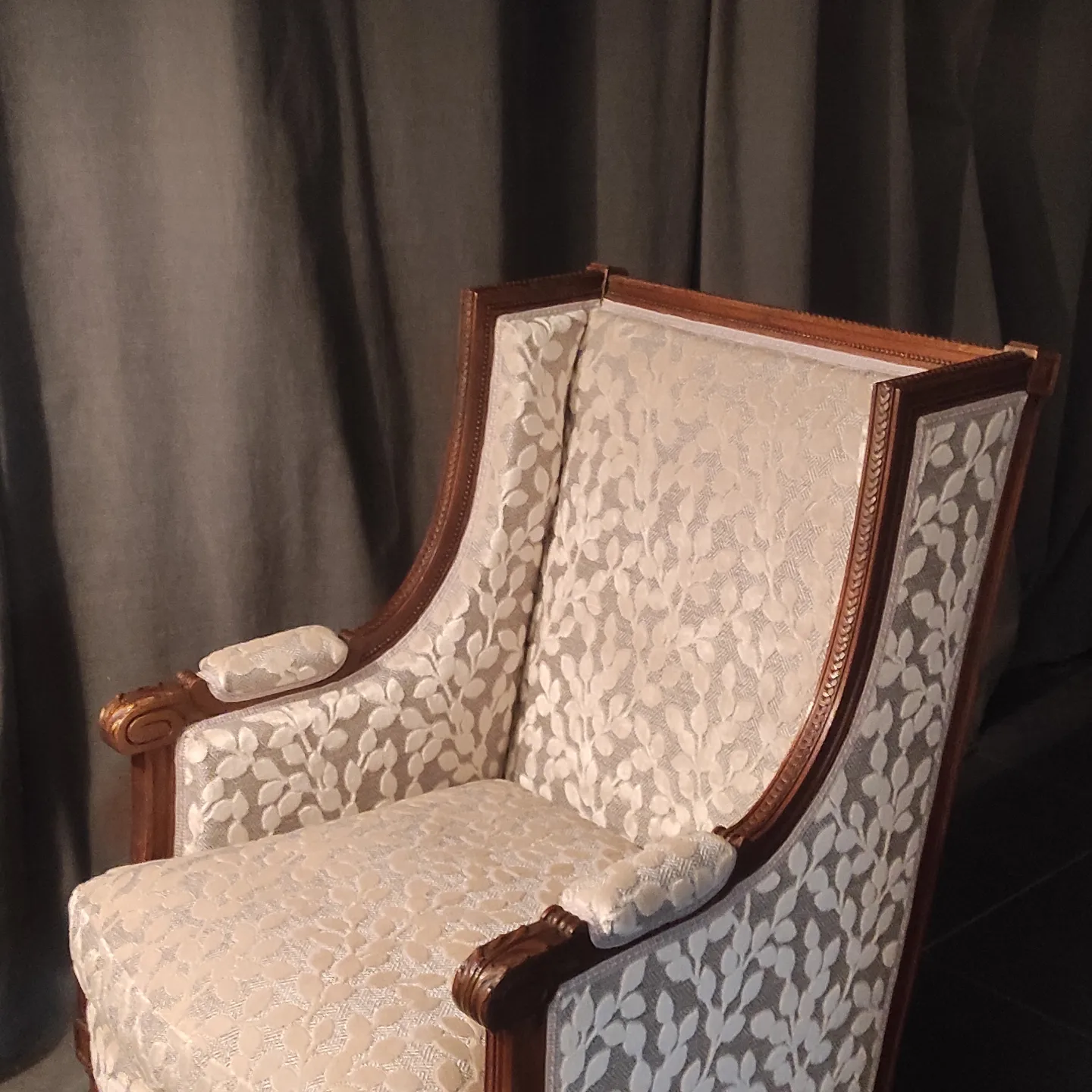 Bergère médaillon, damas crème